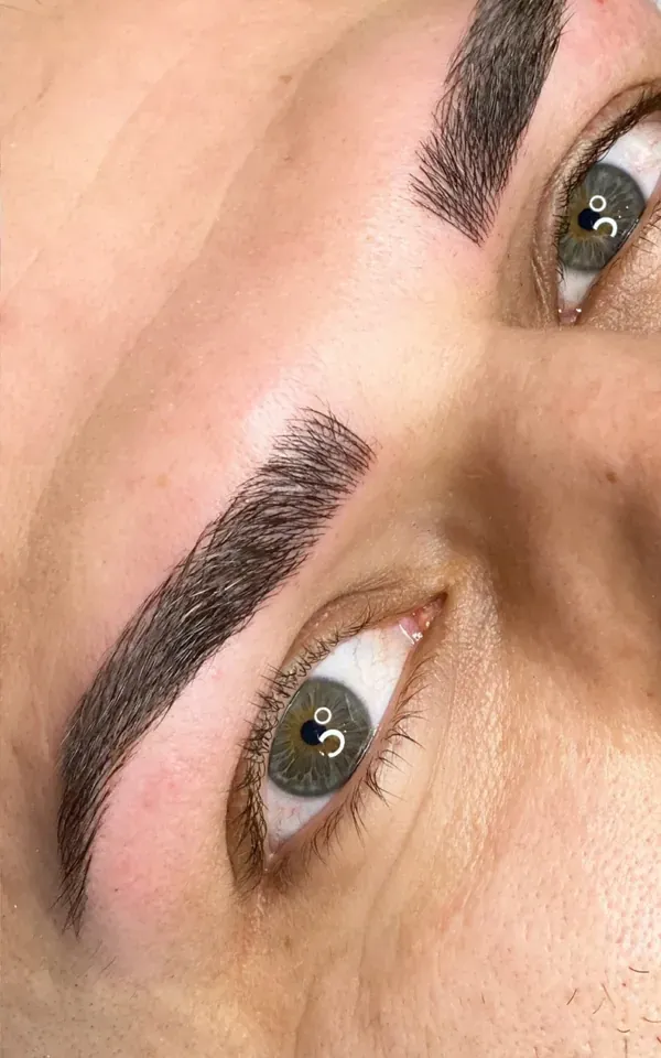 Augenbrauen Permanent Make-up – Nachher